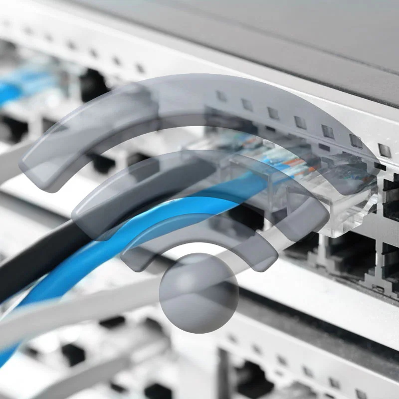 Nätverksuttag och wifi i ett patchpanel